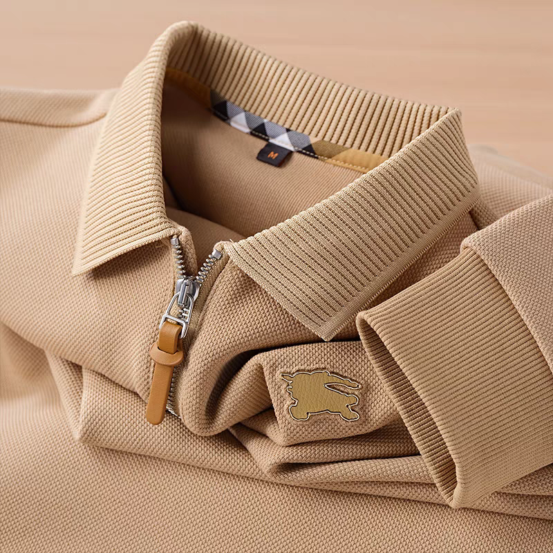 Otaylo Embellished with a distinctive golden rabbit emblem on the chest